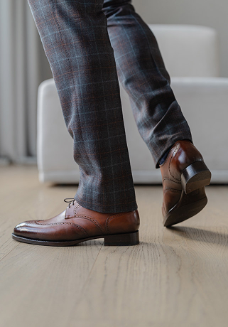 Темно-коричневые дерби из гладкой кожи с патиной